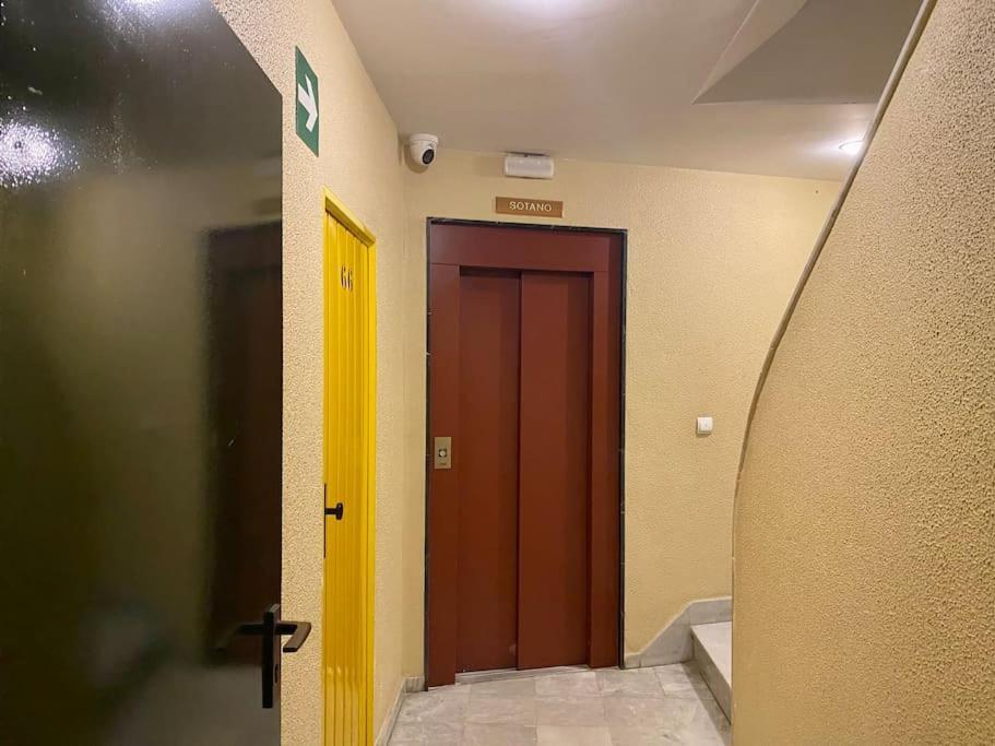 Apartamento Seafront In Marbella With Pool And Garage Exterior foto