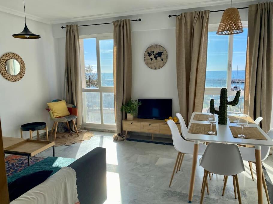 Apartamento Seafront In Marbella With Pool And Garage Exterior foto